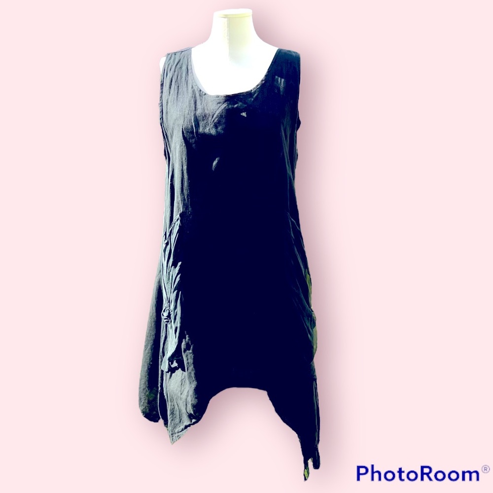 LBD. Tempo Paris dress.